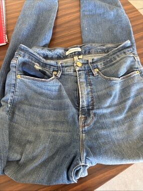 Good American Medium Blue Skinny Jeans with Gold Accents